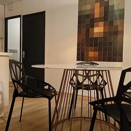 Mona Lisa Apartment