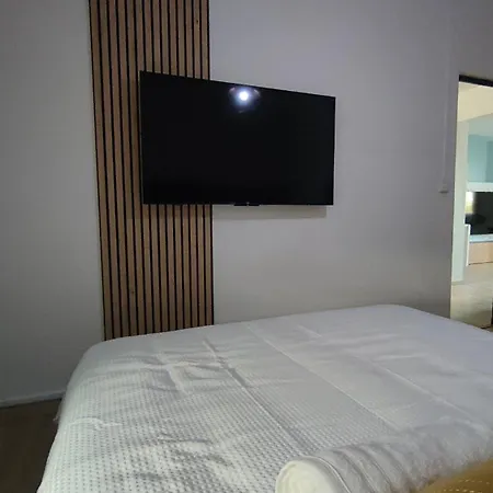 Mona Lisa Apartment